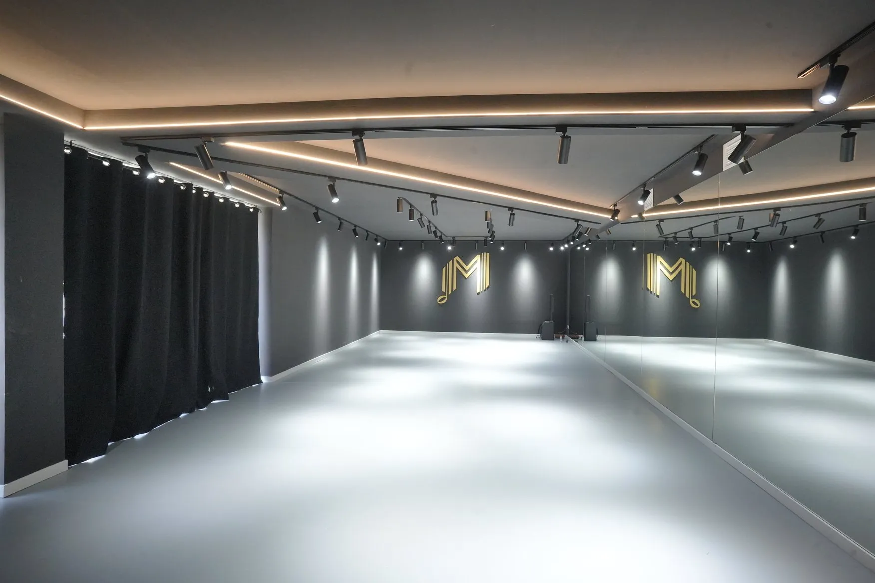 Sala Negra M Dance