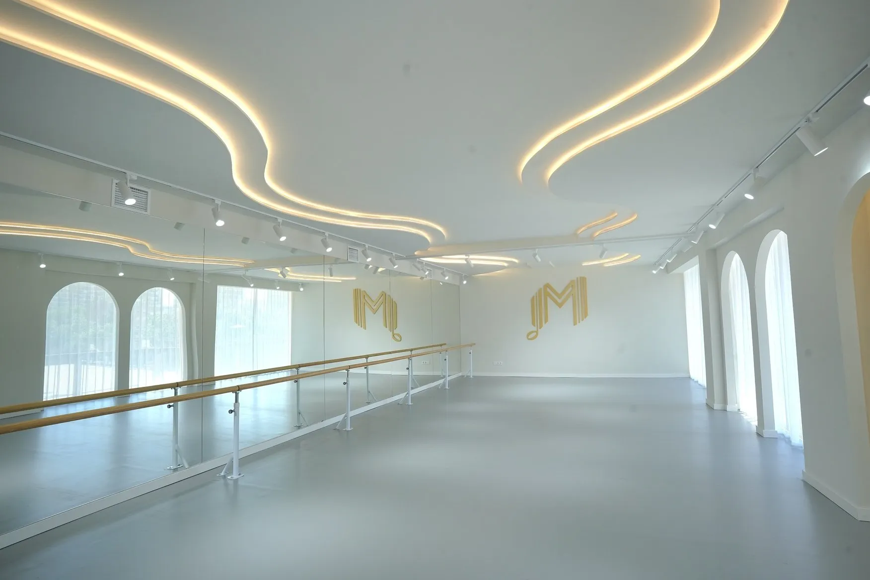 Sala Blanca M Dance