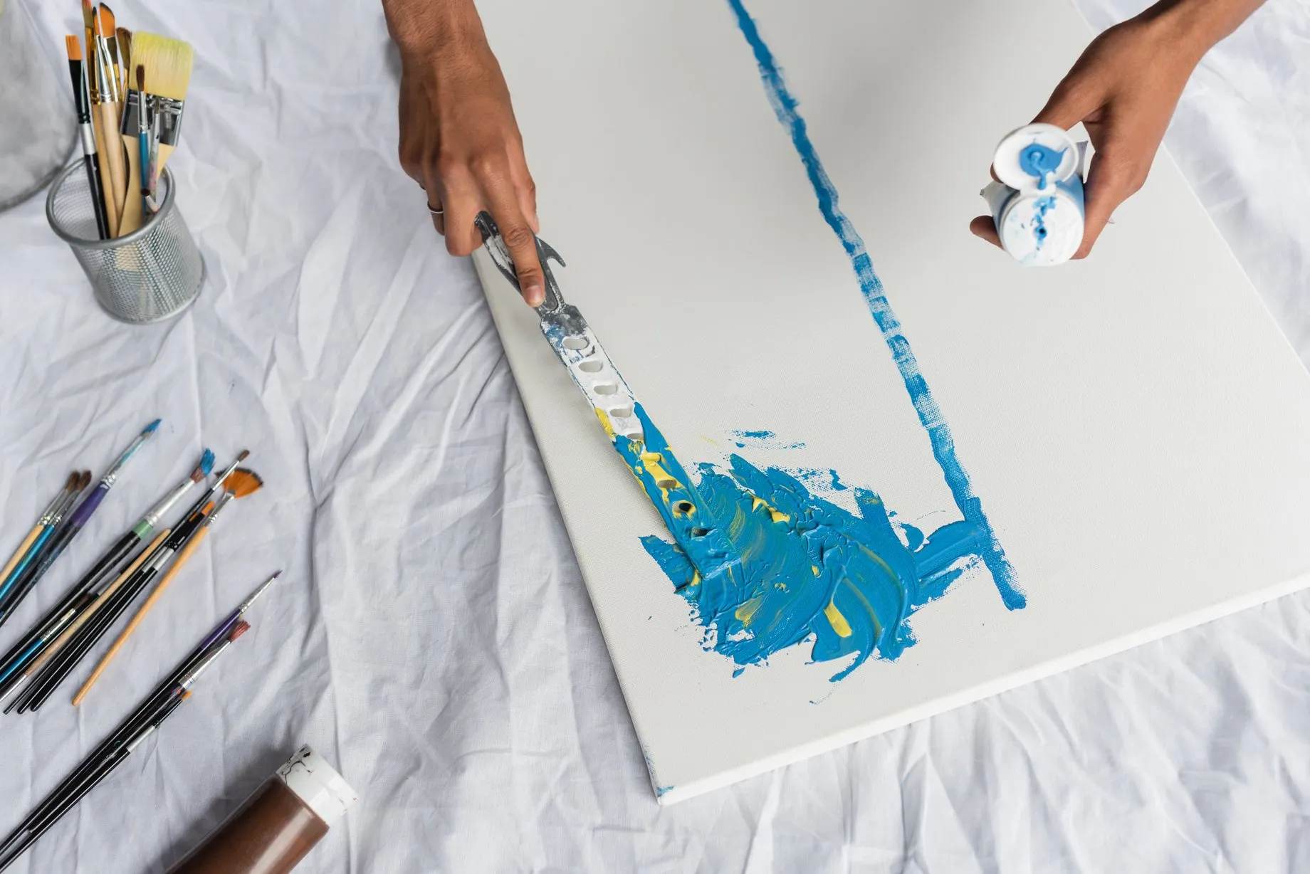 Trazos de pintura con espatula